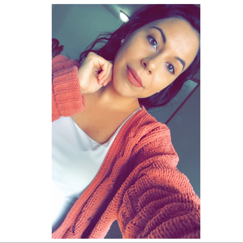 Meet your Posher, Roxana